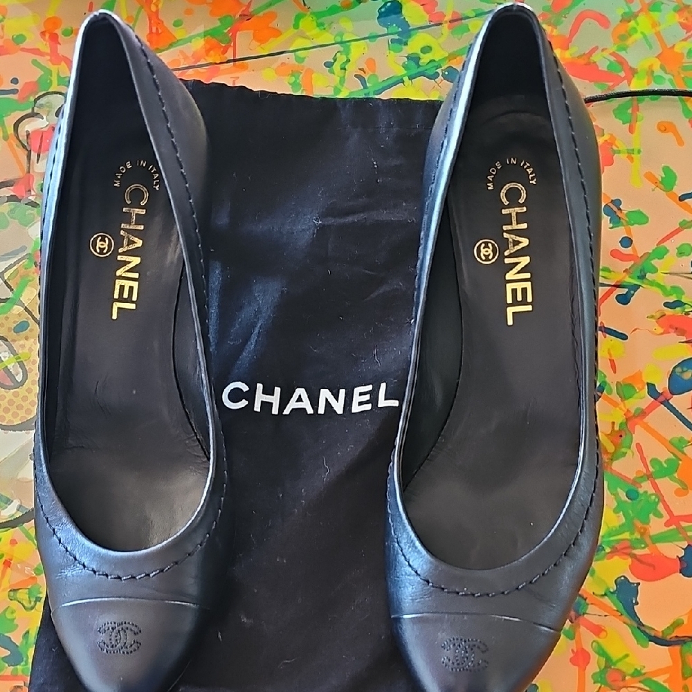 ✨️REAL, CHANEL Elegant Black Leather Heels, NEW !